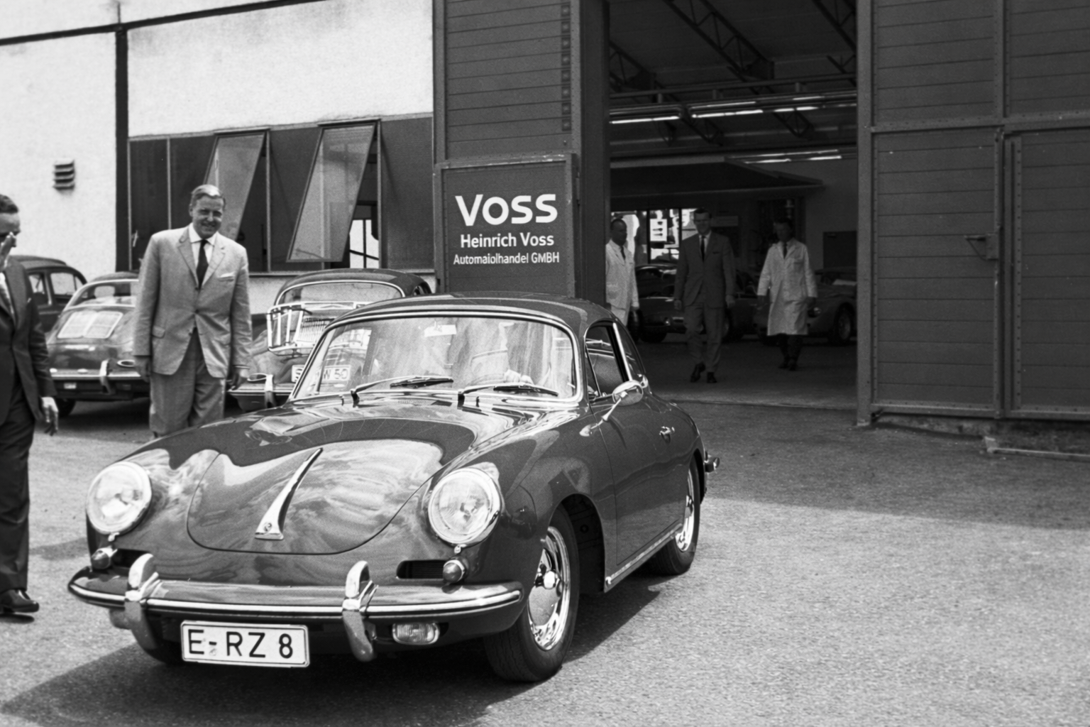Historische Porsche Übergabe bei VOSS